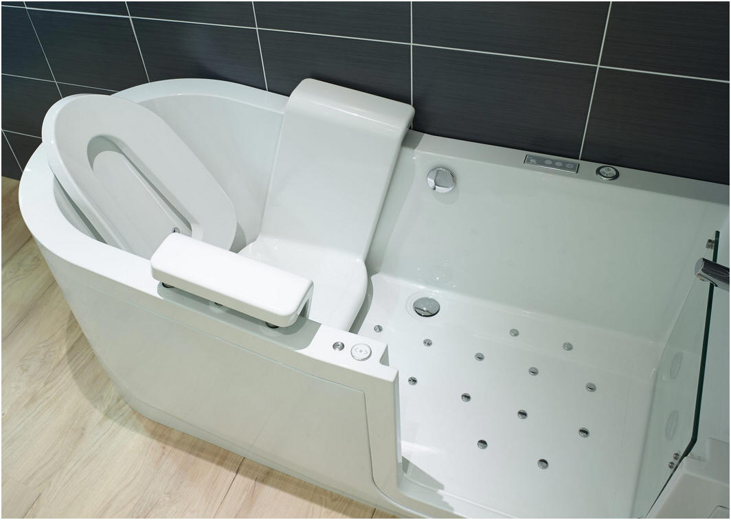 With a design based on the period 'slipper style' baths, the Easy Riser is truely unique in the world of walk in baths.